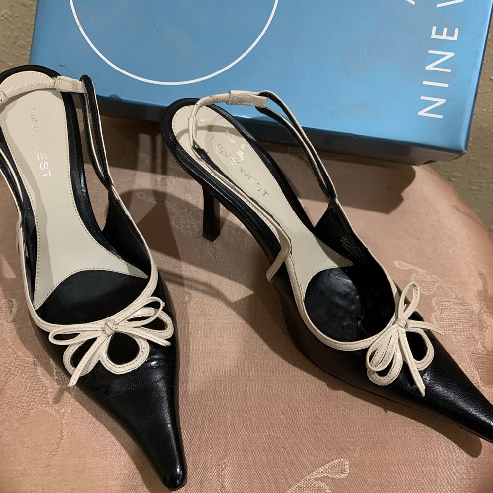 Slingback pumps